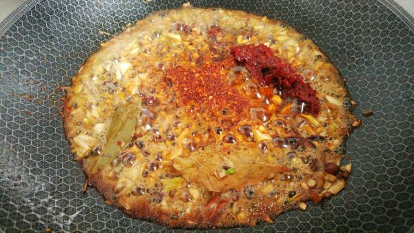 蒜香豆豉辣肉酱