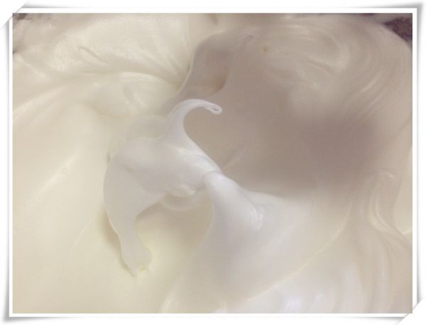 葡萄干戚风蛋糕卷