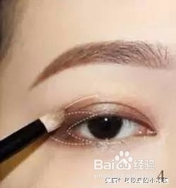 两分钟能学会这款“秋妆”