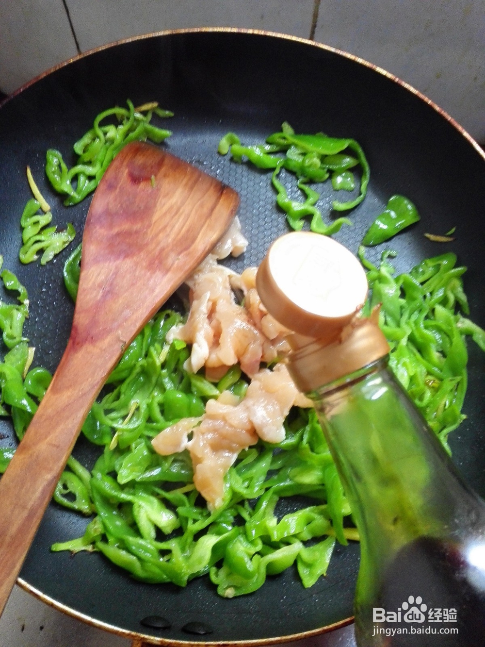 怎样做辣椒炒鸡肉？