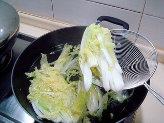 在家如何制作开水白菜