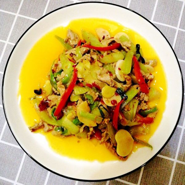 黄瓜辣椒炒肉片