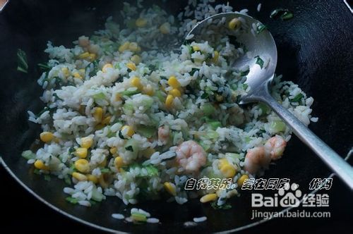 腾空肚子为了过年做准备——虾仁炒饭