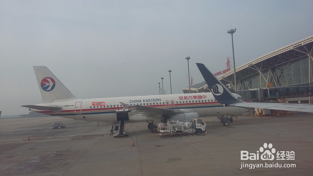 如何查询一架飞机的机龄