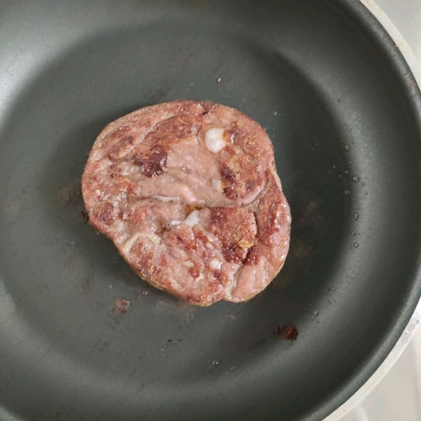 全麦鸡蛋牛排三明治