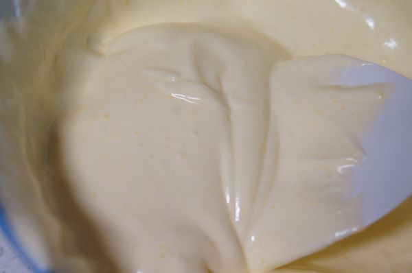 草莓鲜奶蛋糕卷