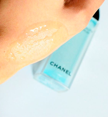 跟干纹说再见 香奈儿明星眼霜开启补水新篇章