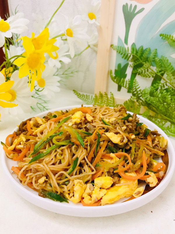 肉臊子鸡蛋炒面