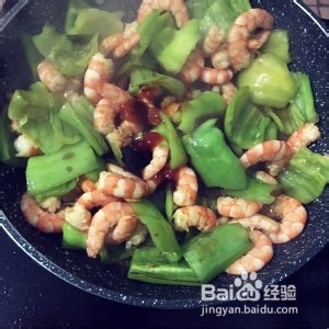 食补养生虾仁炒青椒的做法