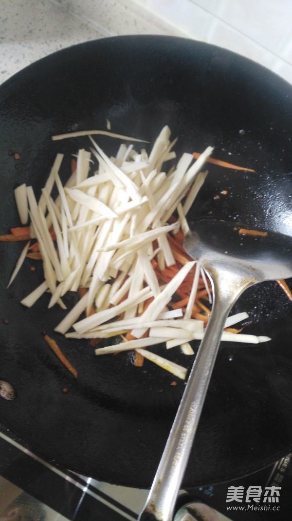 水笋炒肉丝的做法