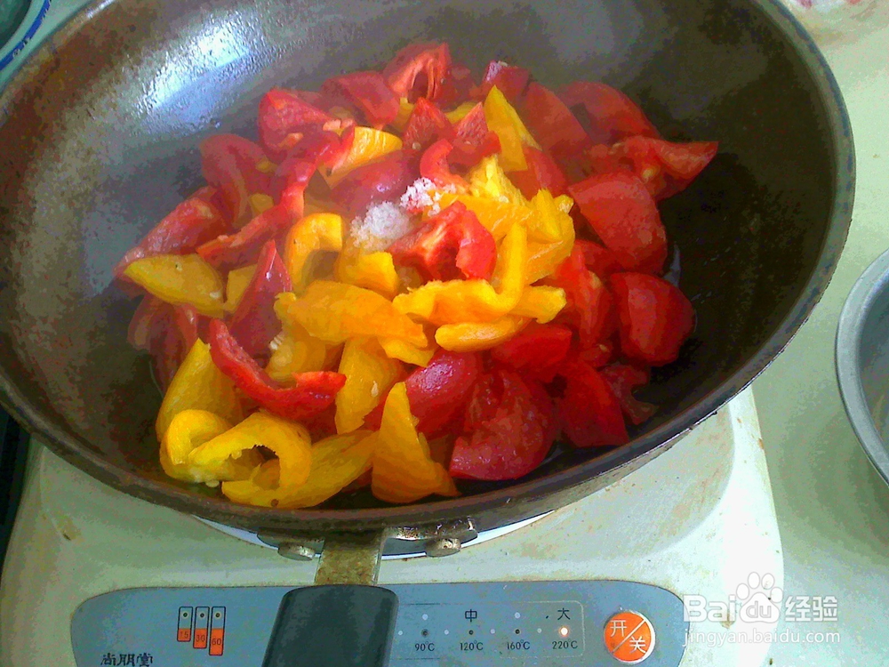 #美食#老年人怎样用西红柿焖大辣椒