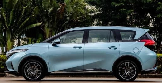 海南海马7X政策性车牌,卖车以后车牌还能继续使用吗