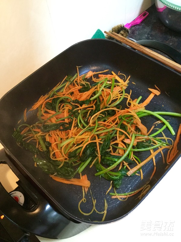 薯苗胡萝卜炒米粉