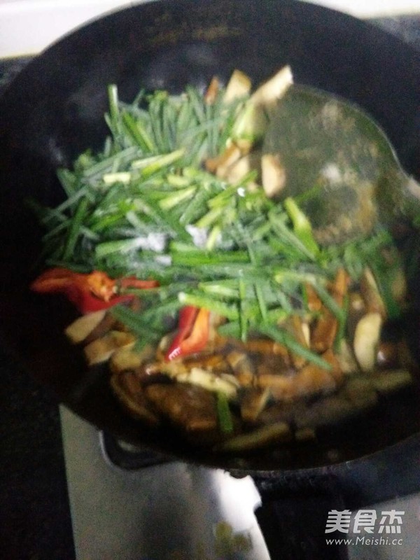 韭菜炒香干的做法
