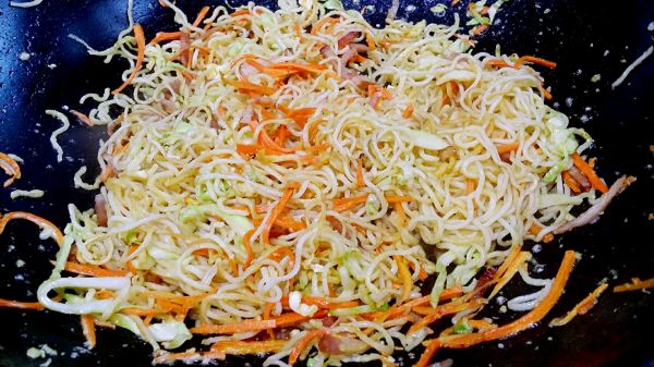 酱油培根蛋裹面