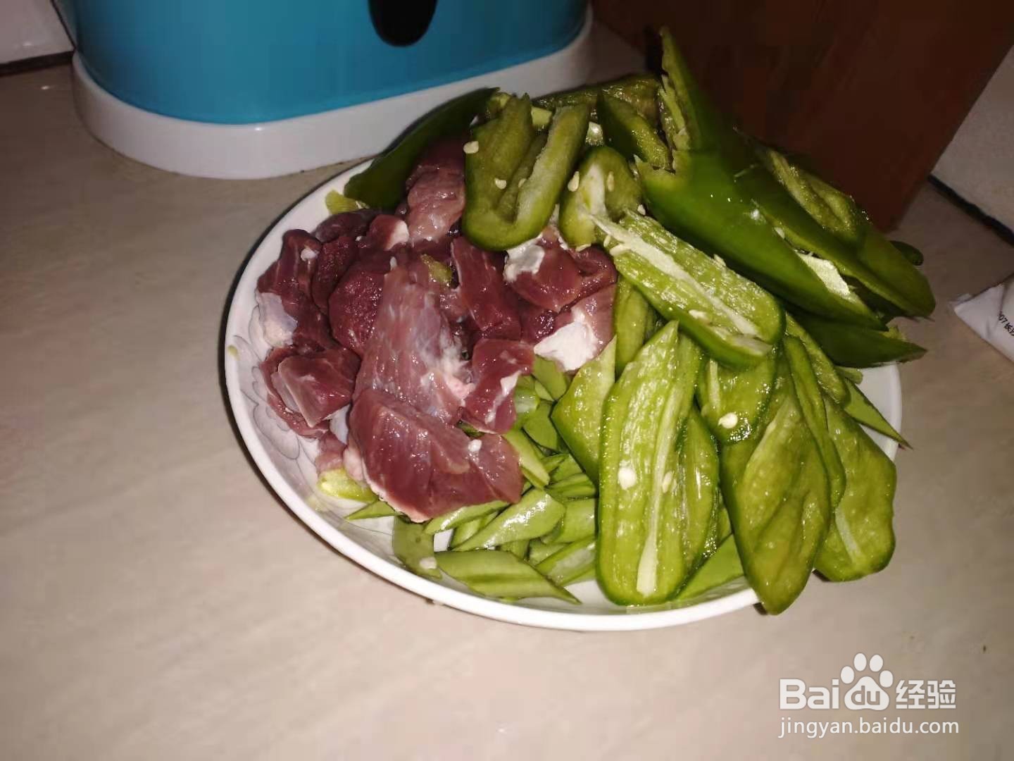 制作四季豆炒肉