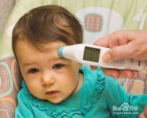 如何快速的给宝宝测量体温