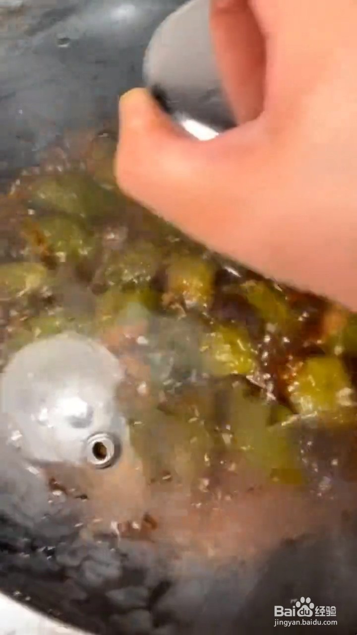 如何自制美味好吃的青椒包肉