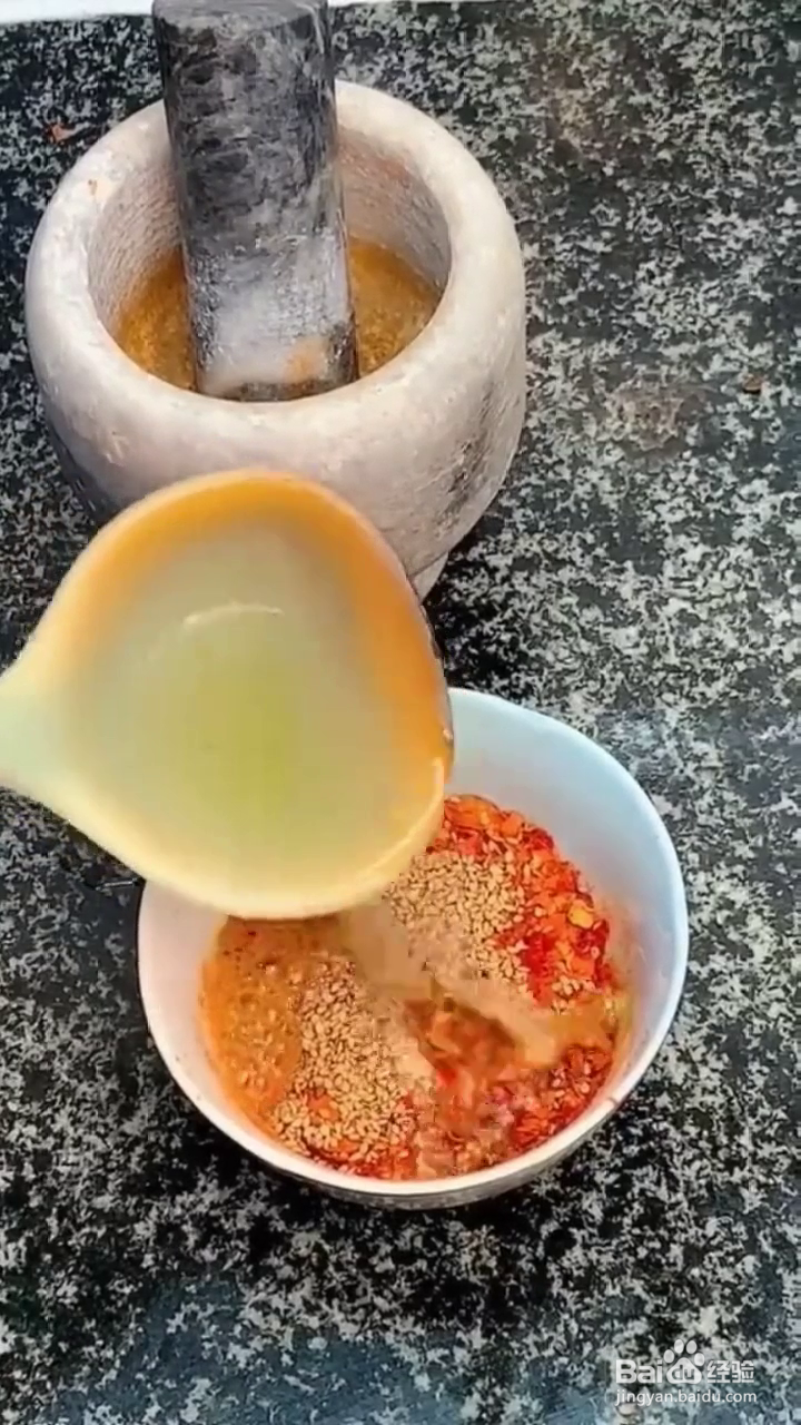 如何制作好吃的麻辣口水鸡