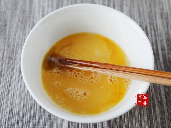 南瓜盅银鱼鸡蛋羹