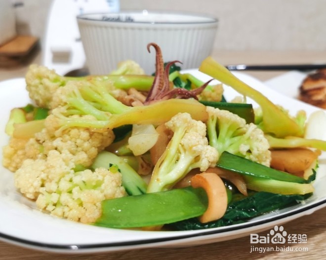 鱿鱼菜花荷兰豆的做法
