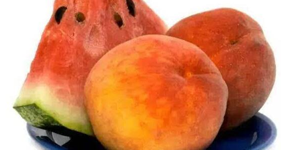 桃子和西瓜可以一起吃吗