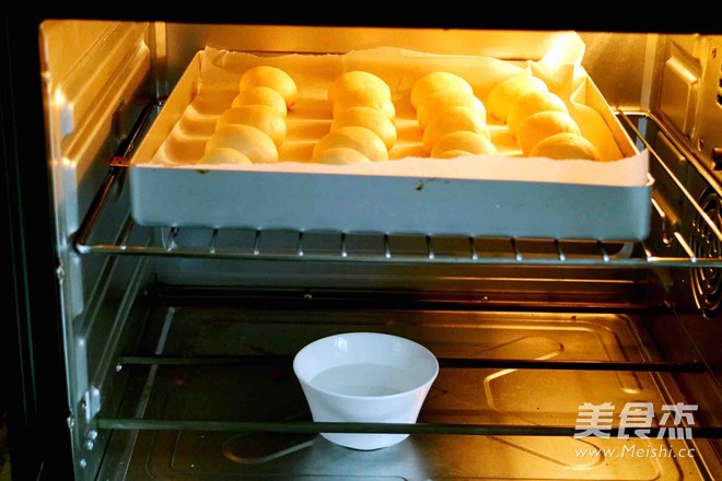 牛奶小餐包的做法