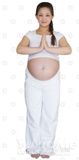 <b>孕妇练瑜伽的好处-有助于缓和酸痛和顺产</b>