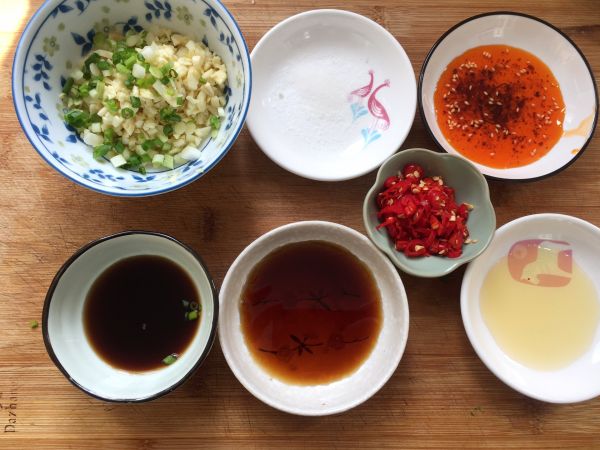 酸辣黄瓜金针菇卷