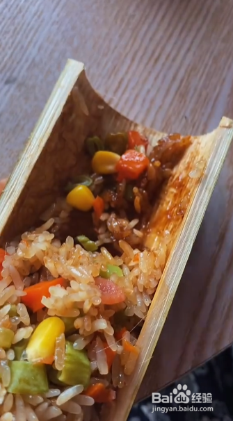 怎么做腊肠杂粮竹筒饭？