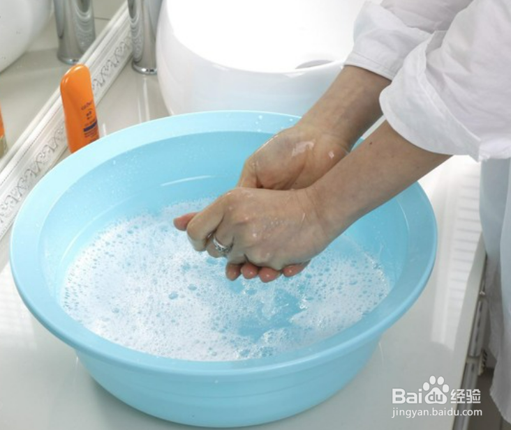 香蕉汁弄到衣服上怎么洗掉