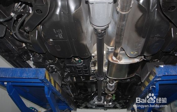 雪佛兰科帕奇汉高底盘装甲施工案例讲解