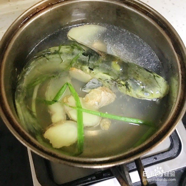 鱼汤豆腐蝴蝶面怎么做