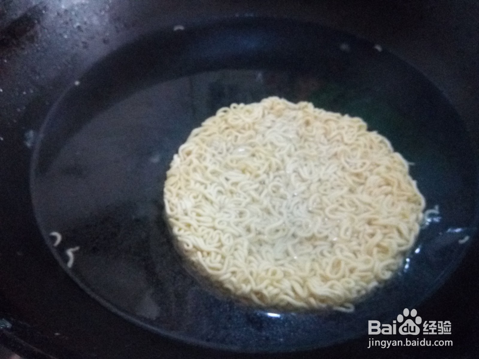 煮鸡蛋红烧牛肉面