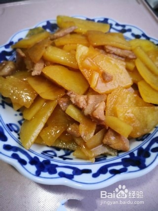 五花肉炒土豆