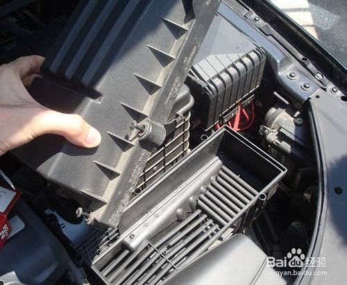 迈腾空气滤芯更换步骤