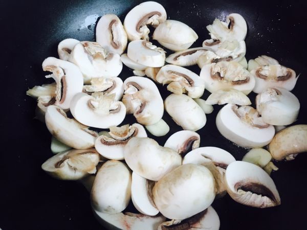 西兰花小炒口蘑