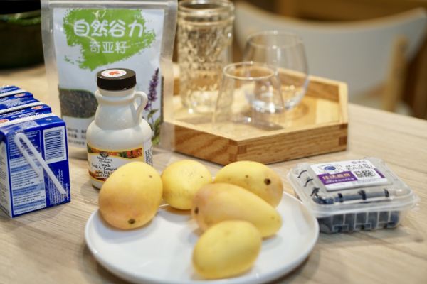 芒果奇亚籽牛奶布丁