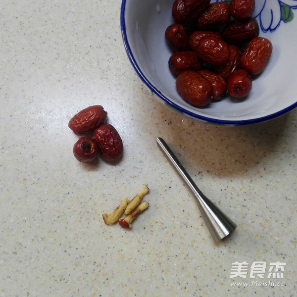 酒酿乌骨鸡汤