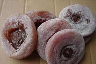 在农村家里自制柿饼