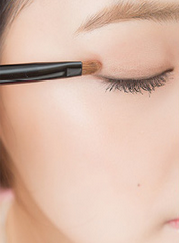 小性感的桃花妆