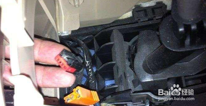 传祺ga3空调鼓风机插头断了如何维修