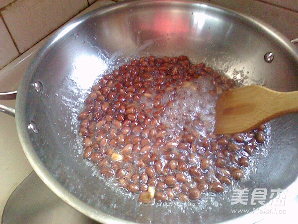 糖霜花生的做法