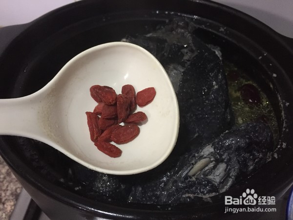 滋补乌鸡汤的做法