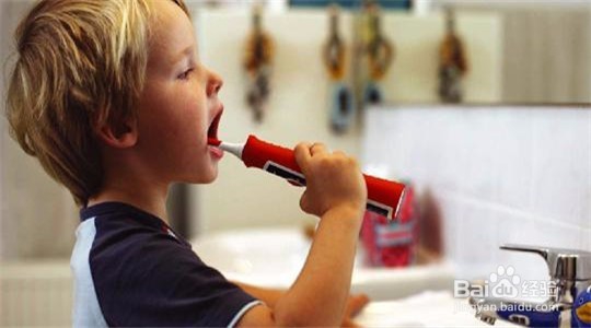 刷牙姿势要正确才能刷出好牙