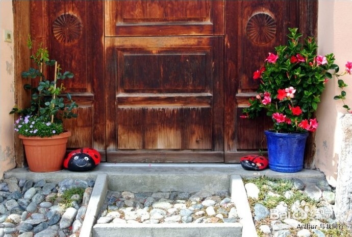 《彳亍世界》：纯净瑞士马年送你一匹马