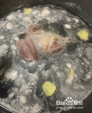 萝卜牛杂煲的做法