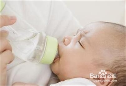半岁之内宝宝应该如何喂养?