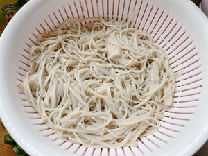 酸汤肥牛的做法