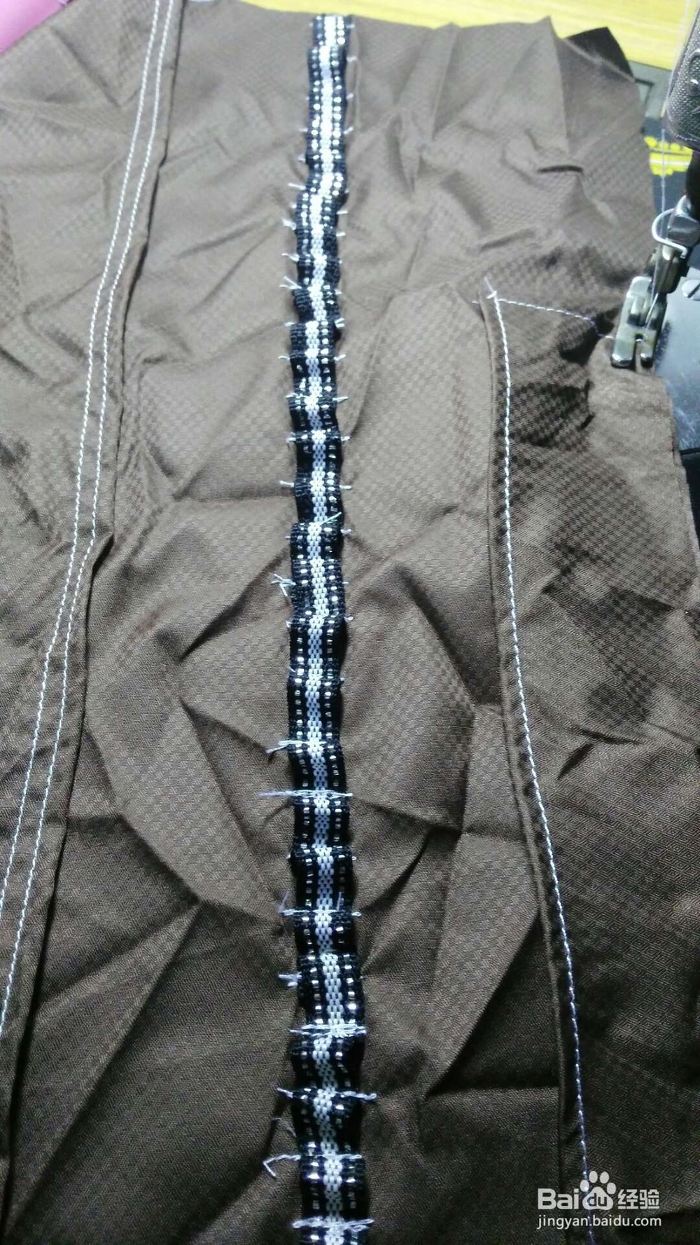 心灵手巧的妈妈做笔帘